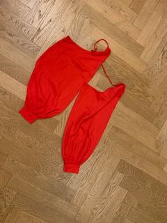 Maniche rosse con laccio Antecedent Collection (Sample Product) (copia)